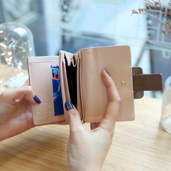 Prettyzys' Korean-style short women's wallet, a cute, fresh, and simple wallet with a stylish personality.