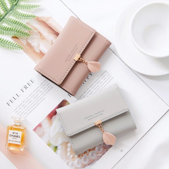 Prettyzys' new accordion mini compact card holder, a simple, ultra-thin, integrated coin purse.