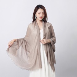 Solid cotton and linen scarf for women, artistic sunscreen silk scarf, long beach scarf, wholesale, Japanese-style gauze scarf, upscale look.