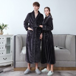 Thick, fleece-lined flannel couple's bathrobe for men, long, large-size coral fleece robe for women, winter pajamas.