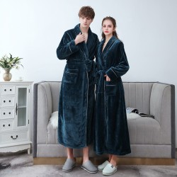 Thick, fleece-lined flannel couple's bathrobe for men, long, large-size coral fleece robe for women, winter pajamas.