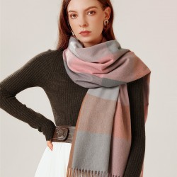 2025 fashionable women's scarf, striped plaid shawl, elegant, ladylike style, autumn and winter warm scarf for women, upscale look.