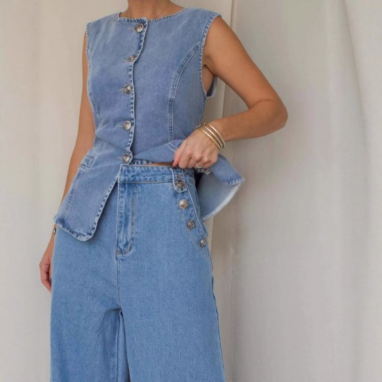 2025 fashionable washed sleeveless vest and trousers set, high-waisted, slimming, wide-leg denim trousers for women.