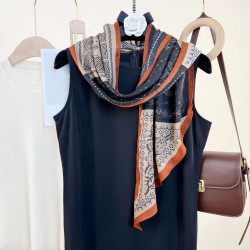 Ethnic retro and niche print, elegant thin silk scarf for women, luxurious Korean-style spring and summer fashionable long oblique scarf.