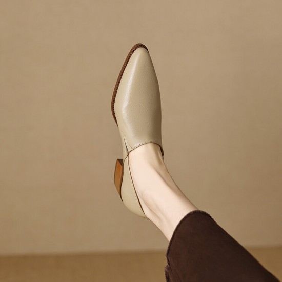 Vintage wedge-heel flip-flops, fashionable, elegant, open-toe, high-end sandals for summer outdoor wear.