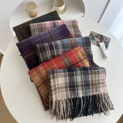A new winter women's scarf with a wave pattern and tassels, a high-end, versatile and warm scarf.