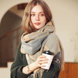 Deqing Siyue plaid faux cashmere scarf, 2025 new winter scarf for women, thickened shawl. Warm tassel scarf