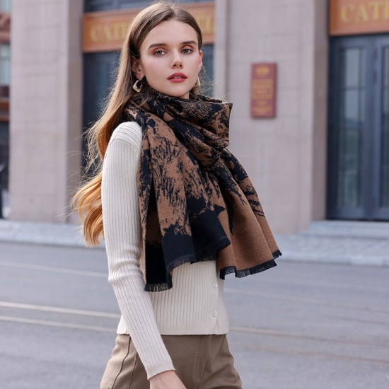 Women's scarf, a 2025 winter hit, a new imitation cashmere student warm scarf, a fashionable and versatile outerwear wholesale shawl