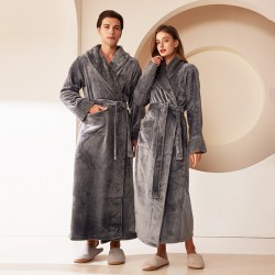 Thick, warm flannel couple's bathrobe for women, long, winter coral fleece bathrobe for men, plus size (200 catties).