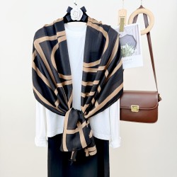 Spring and autumn hot sale A classic retro cotton and linen scarf with a simple design and print suitable for air-conditioned rooms. Spring and autumn hot sale A classic retro cotton and linen scarf with a simple design and print suitable for air-conditioned rooms.