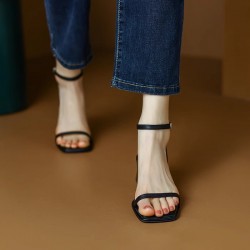 Niche French cross-strap sandals, fairy shoes, 2024 new summer elegant black high-heeled sandals for outdoor wear.