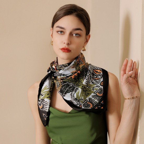 2025 summer new printed square scarves, wholesale, French retro imitation silk neck scarves, 90s-style small square neck scarves for women.