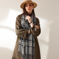 New autumn and winter warm shawls for women, Japanese and Korean sweet faux cashmere scarves, mid-length plaid scarves for wholesale.