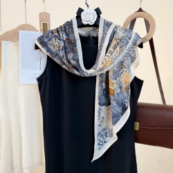Spring and summer, fashionable, youthful, new thin silk scarves for moms, holiday gifts, niche retro secret forest print scarves.