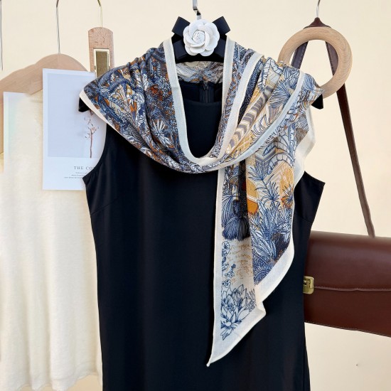 Spring and summer, fashionable, youthful, new thin silk scarves for moms, holiday gifts, niche retro secret forest print scarves.