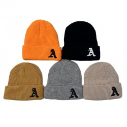 Cross-border letter-embroidered hat, a thick, warm pullover beanie for men and women in autumn and winter, a new style windproof beanie.
