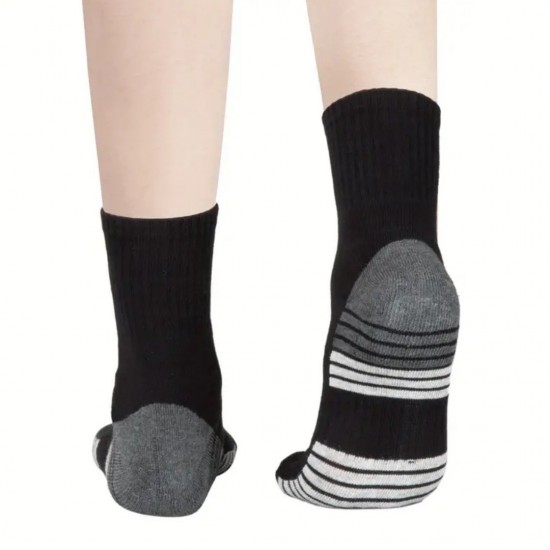 Thickened towel-soled sports socks for men and women for autumn and winter, mid-calf, non-slip, sweat-wicking, breathable, and odor-resistant.