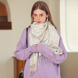 2023 new Wholesale plaid scarves for autumn and winter, faux cashmere tassel scarves for women, European and American street style, thickened and warm neckbands.
