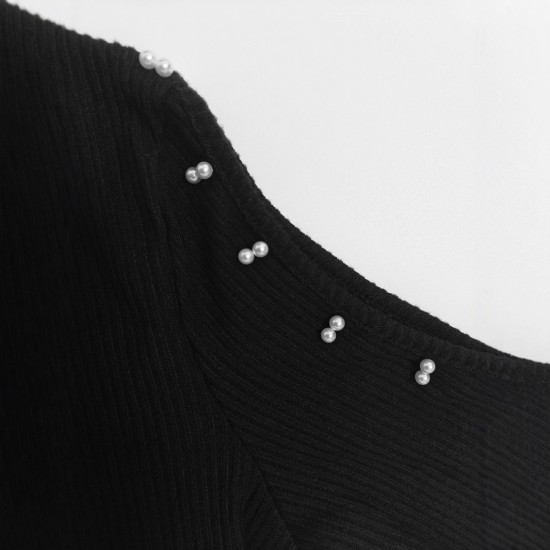 New European and American women's clothing for autumn and winter. Popular and fashionable, sexy, V-neck, beaded, hip-hugging, long-sleeved knitted dress for women.