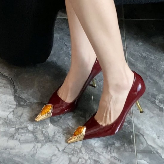 Yang Shulin's Same Style Gemstone Agate Metal Pointed Toe High Heels for Women, Burgundy Patent Leather Stiletto Shoes Yang Shulin's Same Style Gemstone Agate Metal Pointed Toe High Heels for Women, Burgundy Patent Leather Stiletto Shoes