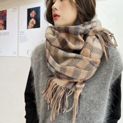 2025 mid-length thickened scarf, Korean-style sweet and warm faux cashmere scarf, plaid shawl for women, luxurious feel.