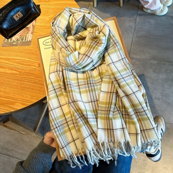Autumn and winter hot-selling scarves for women, featuring a zigzag pattern for couples, European and American tassels, and versatile, thickened student-friendly scarves.