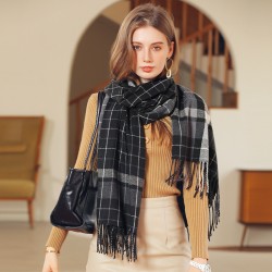 2023 new Wholesale plaid scarves for autumn and winter, faux cashmere tassel scarves for women, European and American street style, thickened and warm neckbands.