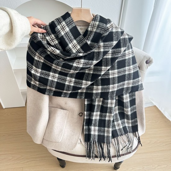 Gentle, luxurious plaid scarf for women in autumn and winter, with a dry rose pink faux cashmere tassel, wholesale.