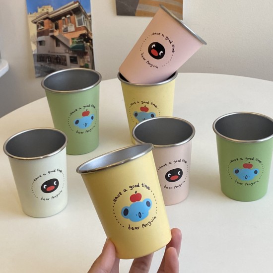 Instagram niche refreshing sports golf plastic water cup, cartoon badminton travel cup with tea strainer, large capacity.
