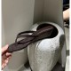 Minimalist women's wedge-heeled thong sandals, perfect for outdoor wear in 2025, perfect with skirts. Minimalist women's wedge-heeled thong sandals, perfect for outdoor wear in 2025, perfect with skirts.