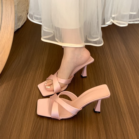 Birkenstock slippers. Women's summer outdoor shoes, 2025 new style, high-end, fashionable, versatile flat beach sandals, beachfront slippers.