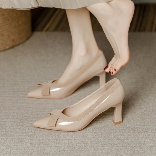 2025 spring/summer new patent leather, pointed-toe, mid-heeled sandals for women, matching skirts.