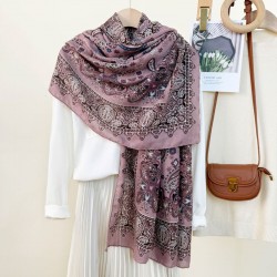 Ethnic cashew print long scarf for women, luxurious and versatile, classic pattern, sun protection silk scarf for travel