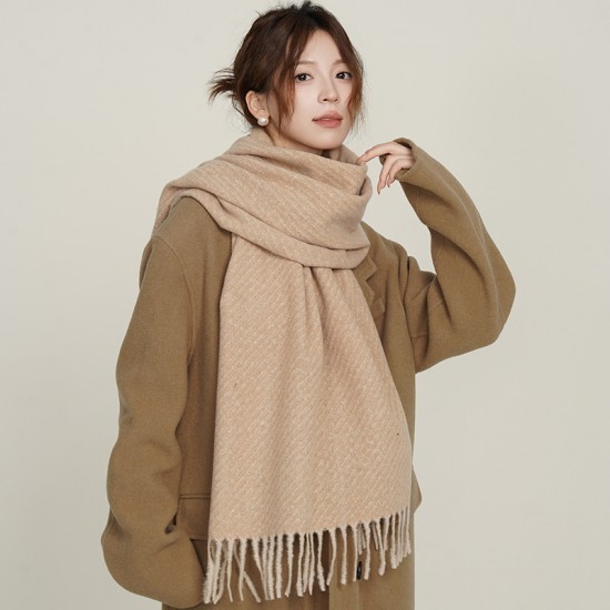 Autumn/winter, an intellectual, elegant, high-end twill scarf, a trendy, Japanese and Korean fashion faux cashmere tassel shawl for women.