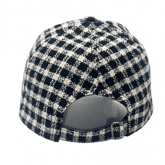 Autumn and Winter Wool Plaid Retro Millennial New, fashionable, warm, and stylish British-style baseball caps for men and women, factory wholesale.