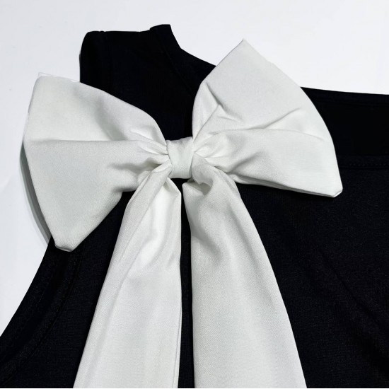 Cross-border European and American women's short skirts, new summer styles, fashionable and stylish, with a slanted neckline and contrasting pleated slim-fitting dresses Cross-border European and American women's short skirts, new summer styles, fashionable and stylish, with a slanted neckline and contrasting pleated slim-fitting dresses
