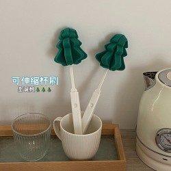 Cartoon Christmas tree cup brush, creative retractable pine sponge long-handled cup brush, bottle brush, convenient and hangable for home use.