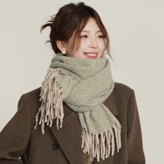 Autumn/winter, an intellectual, elegant, high-end twill scarf, a trendy, Japanese and Korean fashion faux cashmere tassel shawl for women.