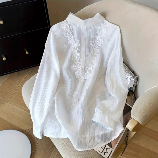 2025 new white lace hollow sunscreen shirt for women: thin, breathable summer petite shirt and jacket wholesale.