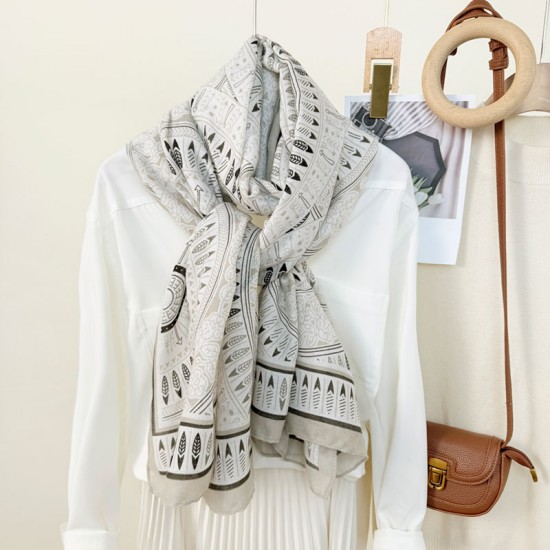 Versatile, simple and elegant, artistic geometric circle print scarf, women's casual wear Casual contrasting color travel shawls