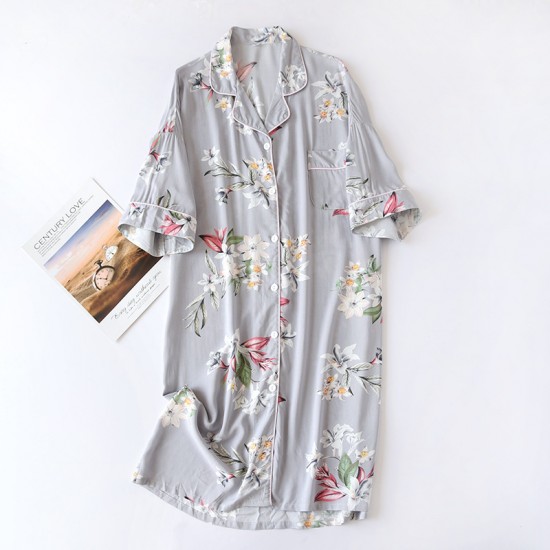 New men's pajamas, pure cotton double-layer gauze, thin short-sleeved, plaid, soft, loose loungewear two-piece set. New men's pajamas, pure cotton double-layer gauze, thin short-sleeved, plaid, soft, loose loungewear two-piece set.