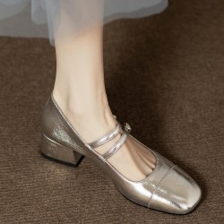 2023 spring red patent leather square-toe, block-heeled French-style retro Mary Janes for women.