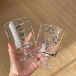 Homemade vintage Instagram seashell-trimmed stemware, French romantic dessert cup, niche minimalist milk cup; niche homemade red apple coffee cup, simple hand-painted ceramic flip-top mug, couple's gift (350ml); homemade Instagram heartwarming cartoon red
