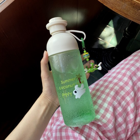 Summer coconut tree puppy double-mouth plastic cup, simple cartoon hook-shaped sports large-capacity cup (600ml). Summer coconut tree puppy double-mouth plastic cup, simple cartoon hook-shaped sports large-capacity cup (600ml).