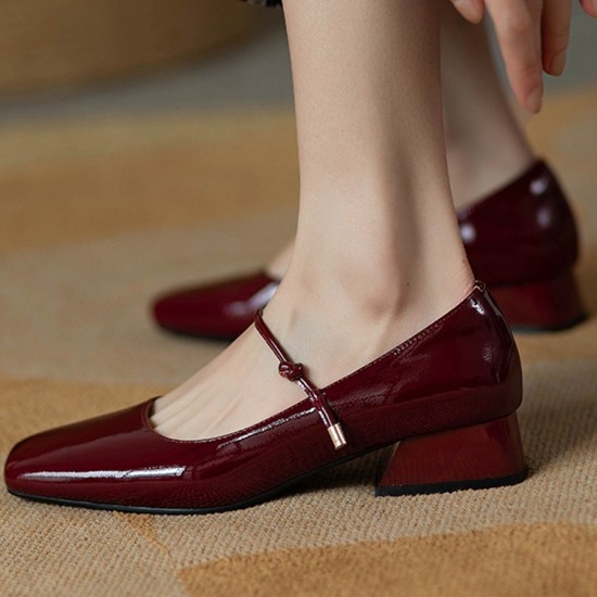 Fashionable women's slippers, stylish and fashionable, French-style, open-toe, block heels with rhinestones, beautiful and foot-friendly. Fashionable women's slippers, stylish and fashionable, French-style, open-toe, block heels with rhinestones, beautiful and foot-friendly.