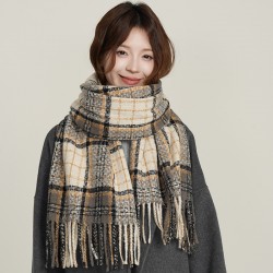 New imitation cashmere plaid thickened women's cross-border warm autumn and winter whitening soft tasseled shawls. New imitation cashmere plaid thickened women's cross-border warm autumn and winter whitening soft tasseled shawls.