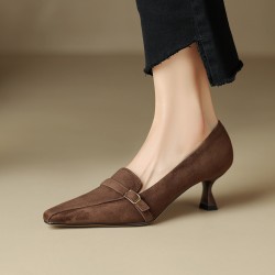Female closed-toe half-slippers with built-in height-enhancing bows, sweet, shallow-cut Mary Janes with rhinestone straps.