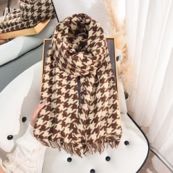 Autumn and winter Japanese couples' high-end imitation cashmere houndstooth scarf, stylish and warm, wholesale.