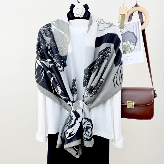 French creative new retro-printed long scarves, stylish spring and summer scarves, stylish cotton and linen shawls.