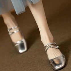 2023 spring red patent leather square-toe, block-heeled French-style retro Mary Janes for women.